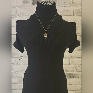 Vintage Art Nouveau Black Glass Filigree Pendant Necklace – Gold Tone